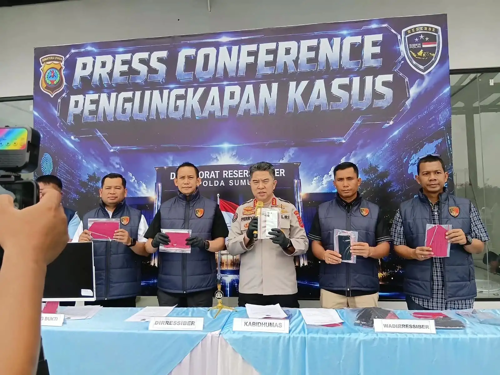 Seorang Wanita diamankan Patroli Siber Poldasu usai Live TikTok Muatan Pornografi