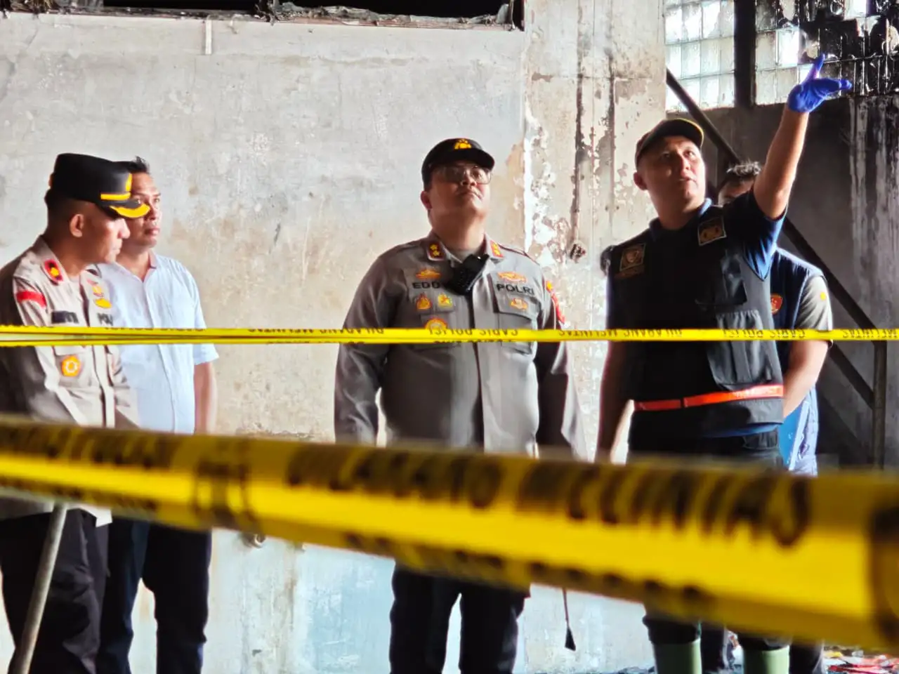 Polres Sibolga Gandeng Tim Labfor Polda Sumut Lakukan Olah TKP Lanjutan Kebakaran Pasar Nauli