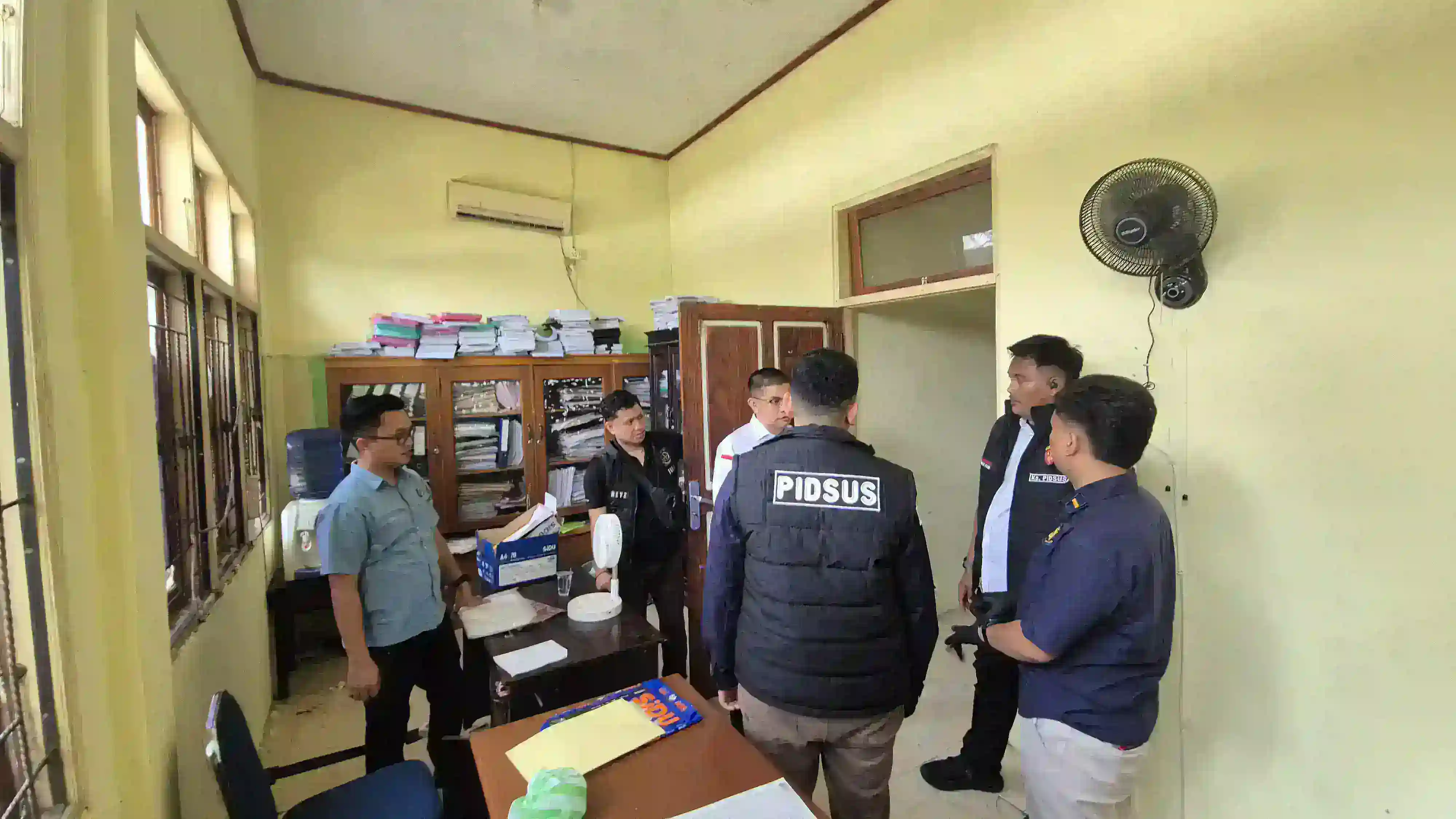 Kejaksaan Geledah Dinas Pendidikan Seram Bagian Timur, Dugaan Pemotongan Dana Revitalisasi 