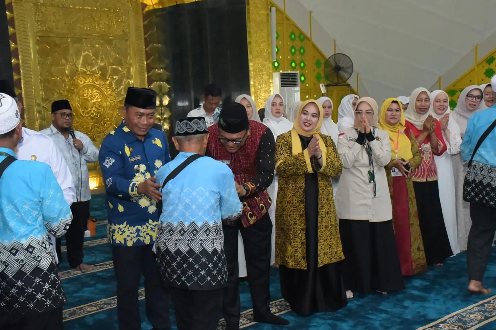 Pemkab Deli Serdang Lepas  Calon Jemaah Kloter 15 Menuju Asrama Haji Medan