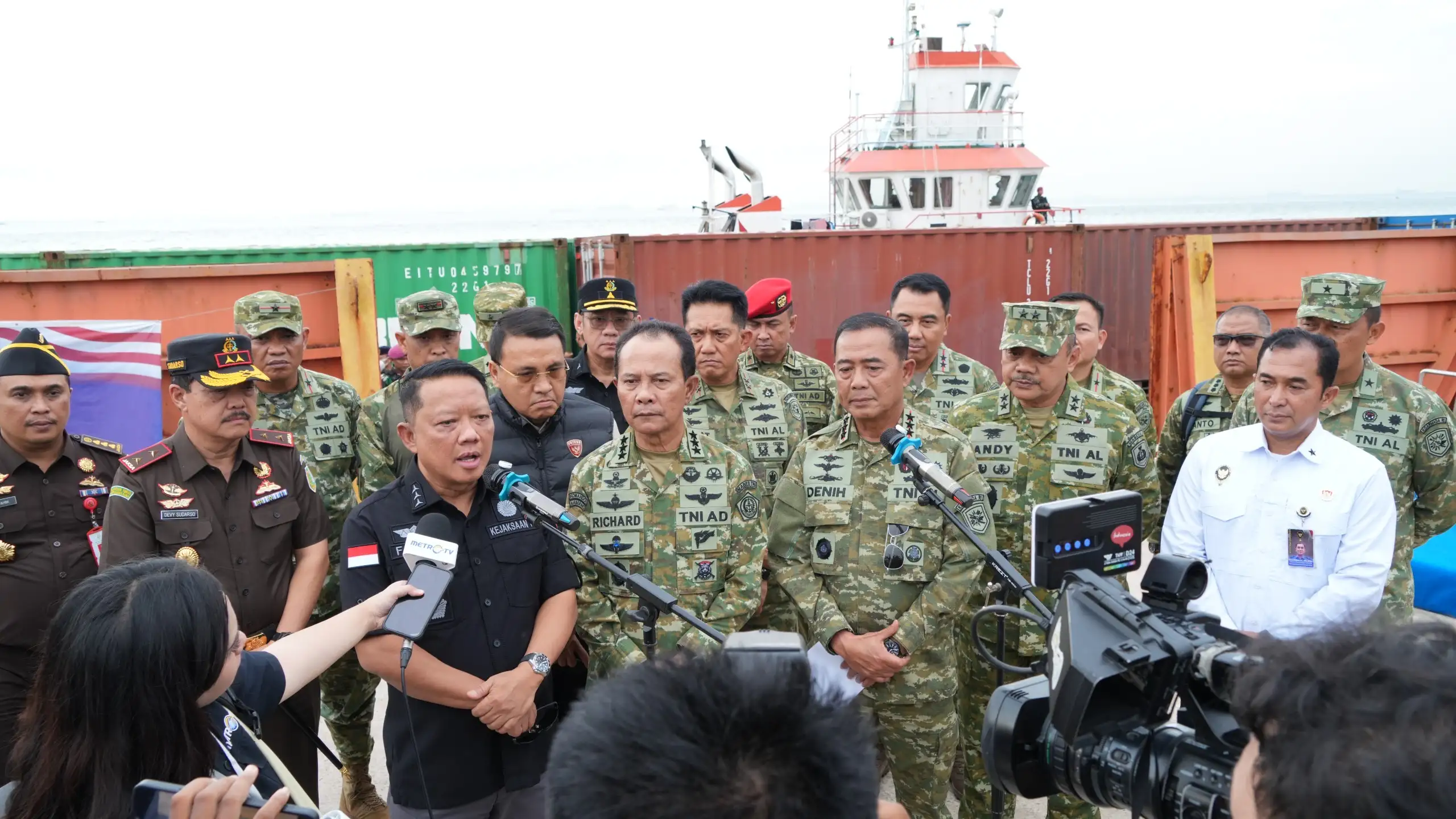 Satgas PKH cegah penyelundupan Sumber Daya Alam di Batam, Amankan kontainer angkut Mineral Rare Earth 