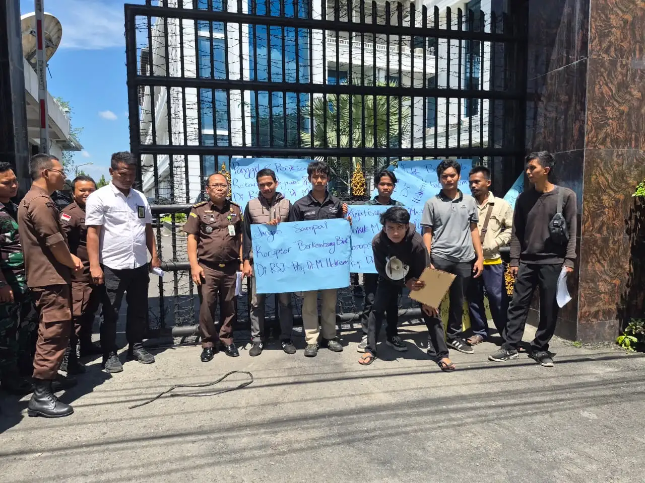 Demo Jilid IV, PB ALAMP AKSI Desak Kejati Sumut Usut Dugaan Korupsi Proyek RSJ Sumut Senilai Rp9 Miliar