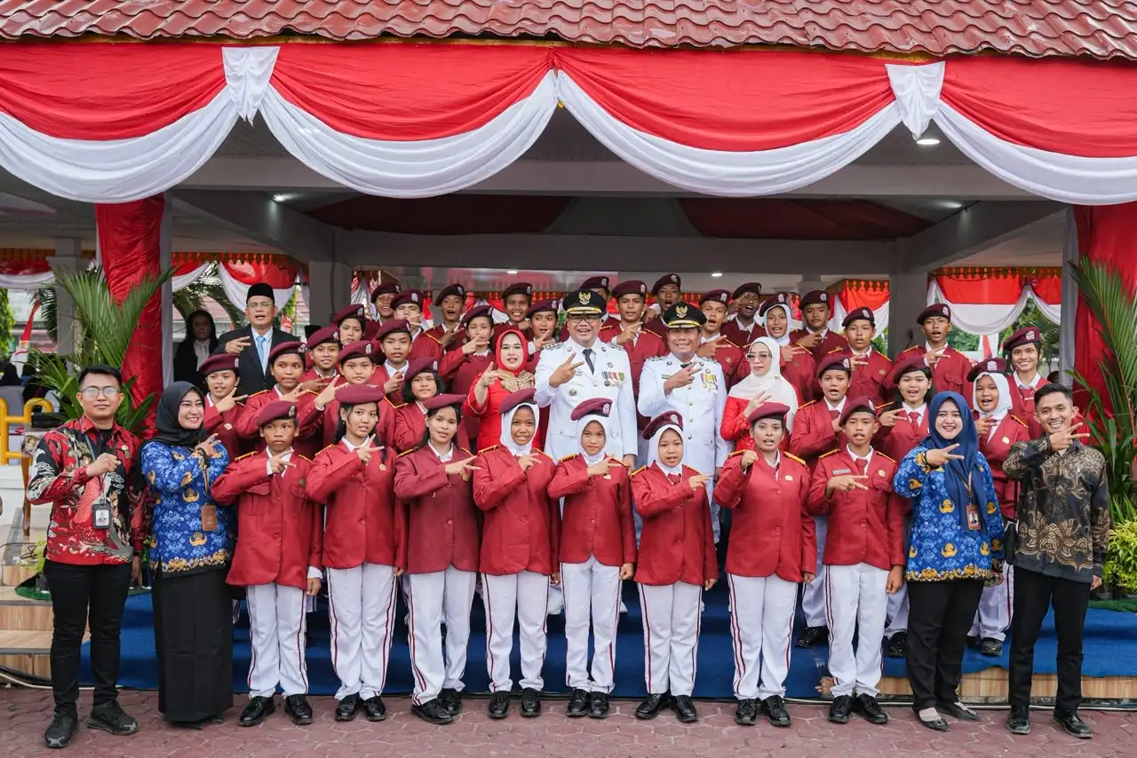 Penurunan Bendera HUT Ke-81 RI di Deli Serdang Berjalan Lancar, Sejumlah Penghargaan Diserahkan