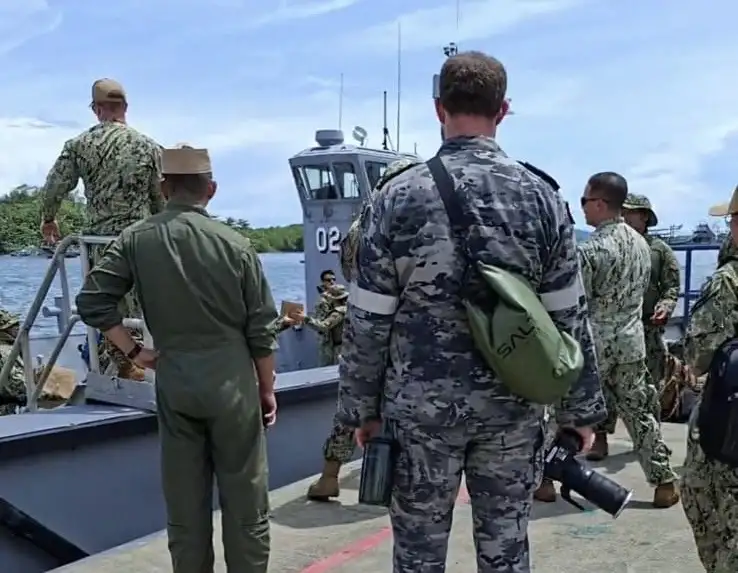 Imigrasi Sibolga Laksanakan Pemeriksaan Keimigrasian Kapal Perang Australia HMAS Choules di Pelabuhan Sibolga