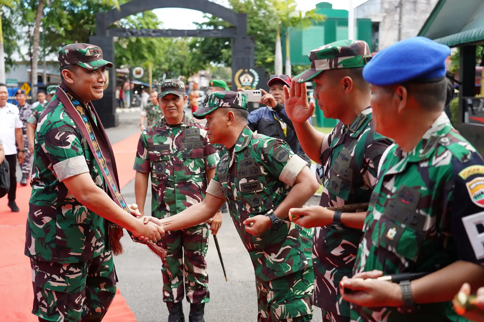 Dandim 0211/Tapanuli Tengah Sambut Pangdam I/BB pada saat Kunjungan Kerja di Makorem 023/KS Sibolga