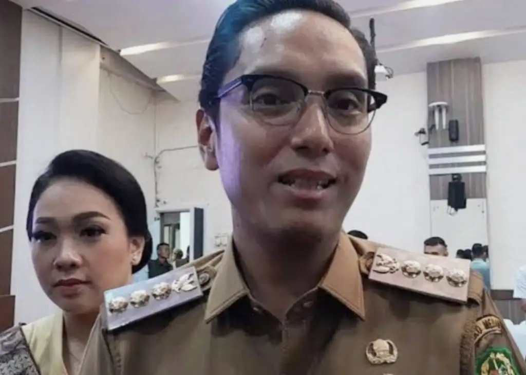 Rico Waas Berobat Ke Luar Negeri, Sudah Lapor Mendagri
