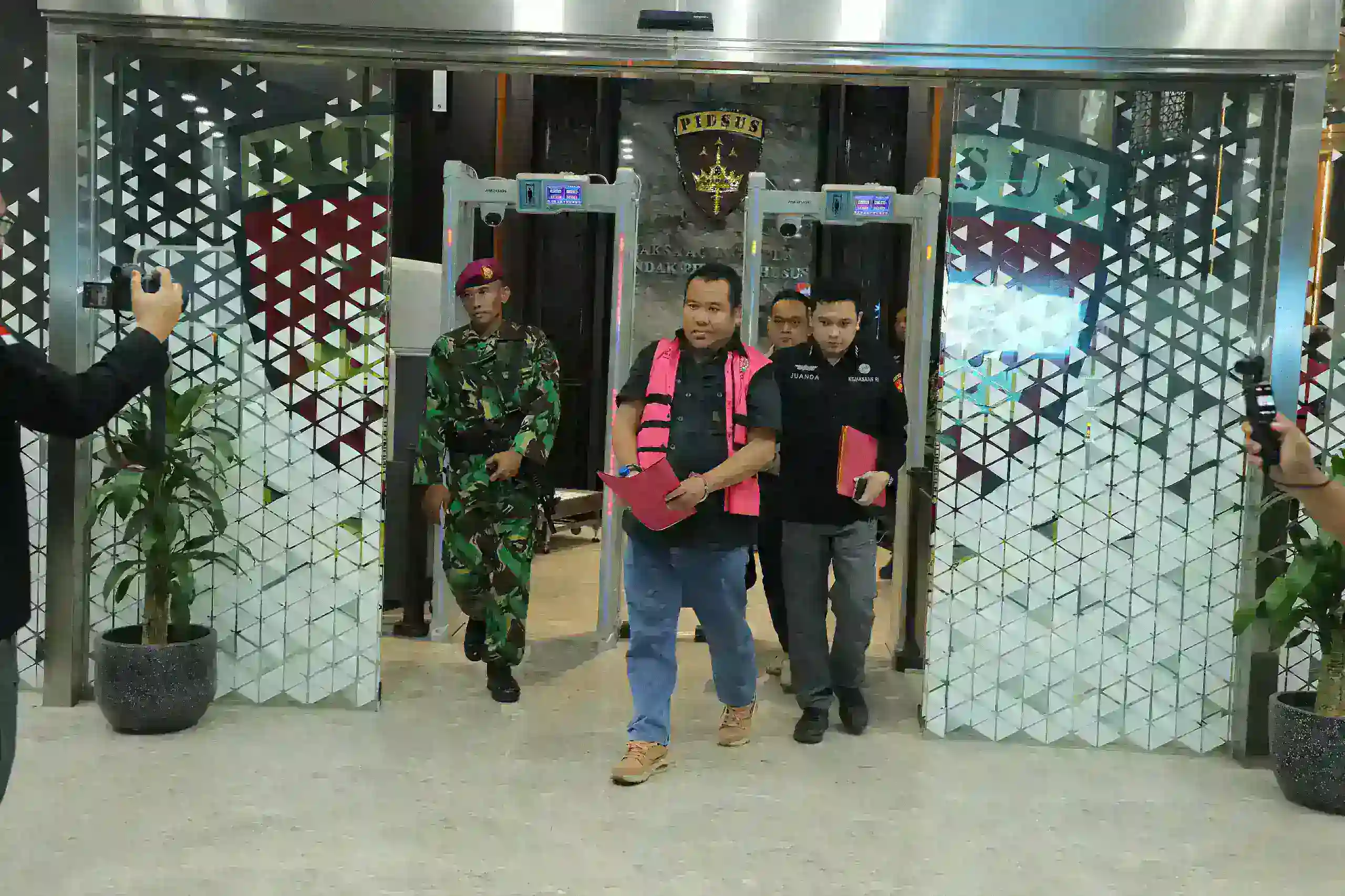 Kejagung Tetapkan Tiga Tersangka Korupsi Tata Kelola Pertambangan PT PMM, Diduga Fasilitasi Ekspor Ilegal Logam Tanah Jarang