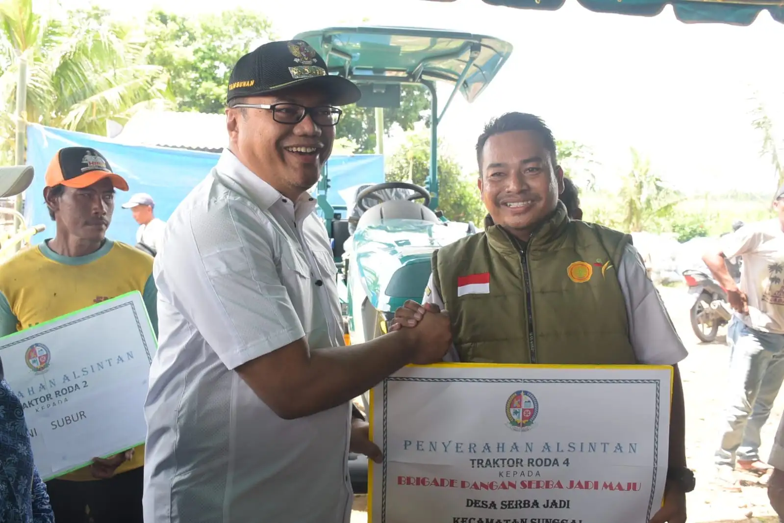 Tanam Cabai di Sunggal, Bupati Tindaklanjuti Keluhan Petani Soal Irigasi
