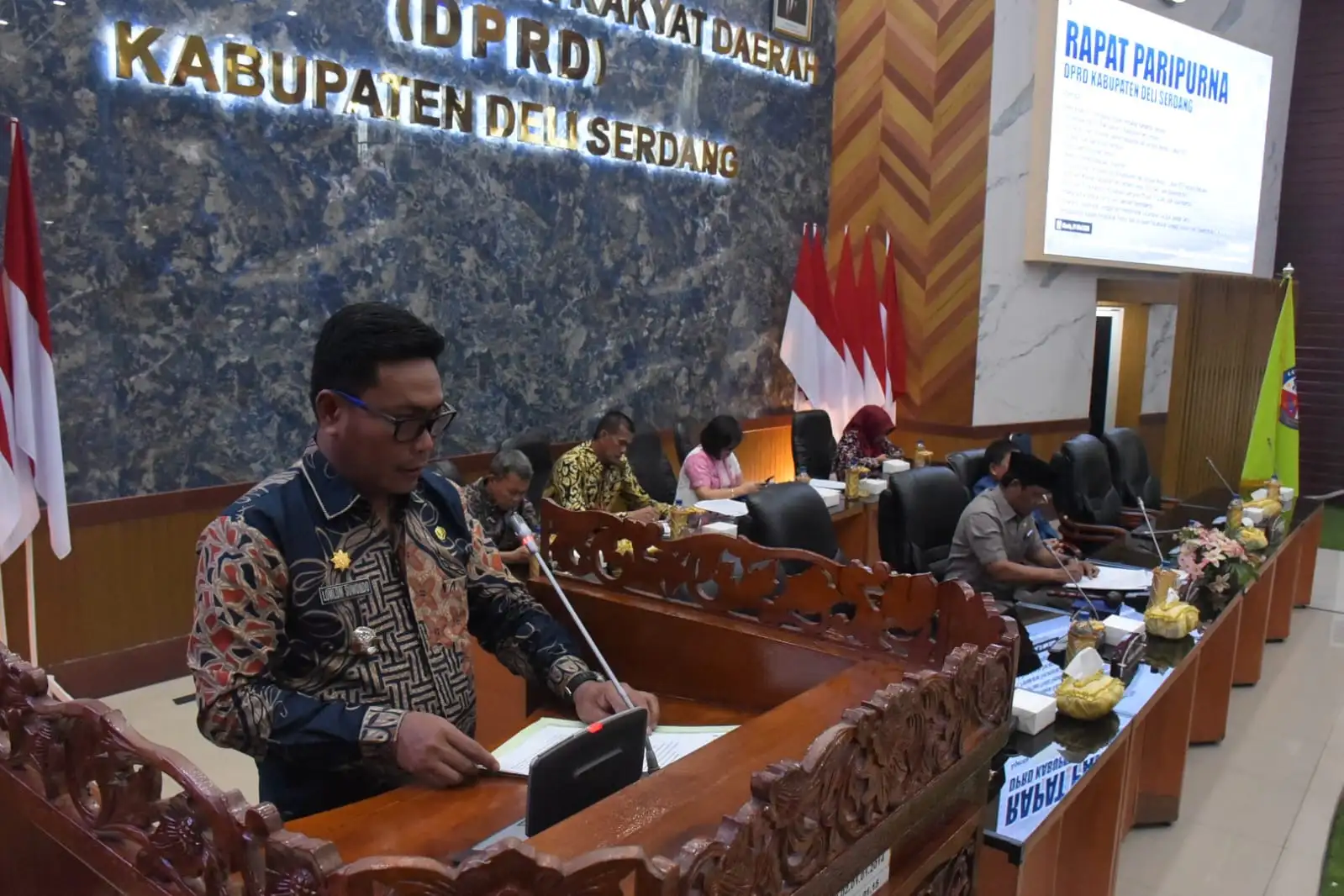 Wakil Bupati Sampaikan Penjelasan Delapan Ranperda di Paripurna