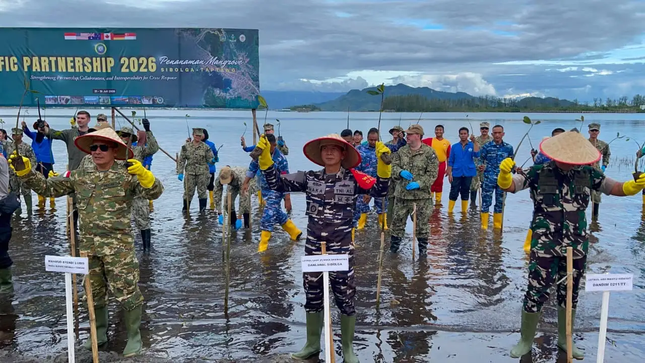 Hari Mangrove Sedunia, Delegasi Pacific Partnership 2026 Tanam 1.200 Bibit Mangrove di Muara Siput