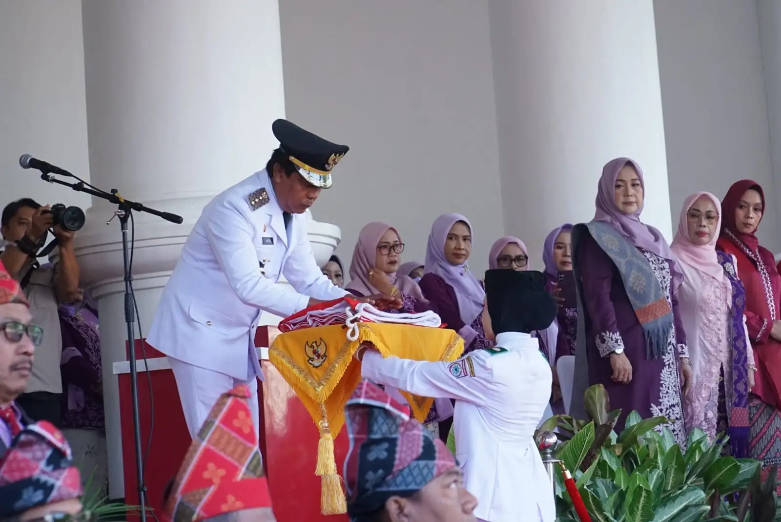 Hadiri Upacara HUT ke-81 RI, Kajari Sumbawa Barat Tekankan Kolaborasi Lintas Lembaga