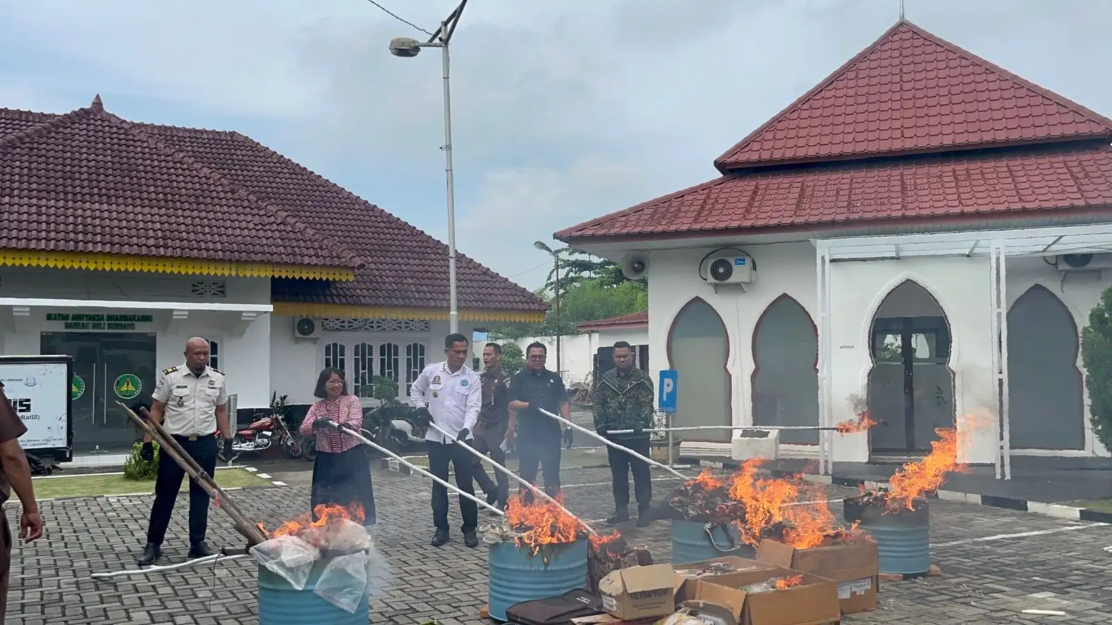 Kejari Deli Serdang Musnahkan Barang Bukti dari 211 Perkara, Cek selengkapnya