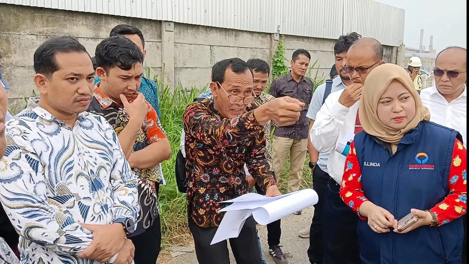 Ombudsman Saat Pemeriksaan Lapangan Lokasi Tanah di Kelurahan Titi Papan, Petugas BPN Tunjuk di Kelurahan Besar