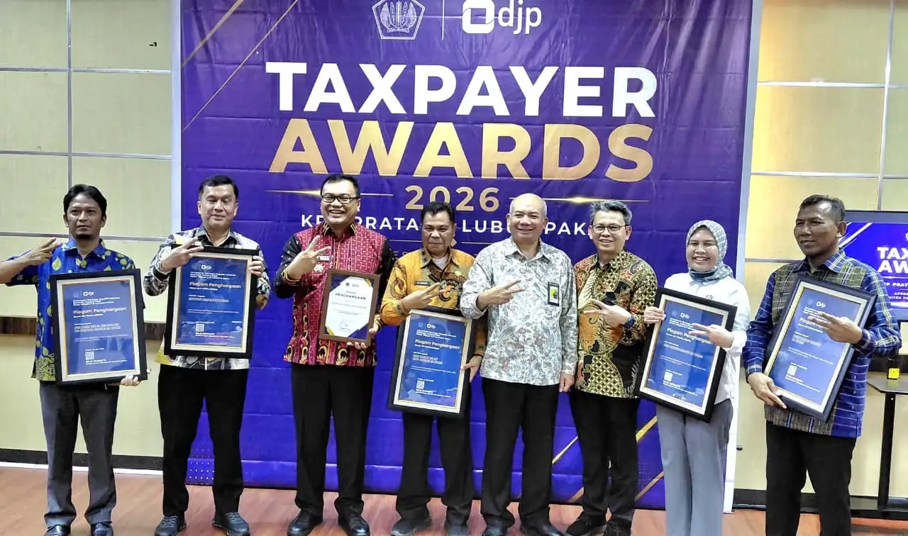 Bupati Bersama 5 OPD Kabupaten Deli Serdang Raih Penghargaan Taxpayer Awards 2026