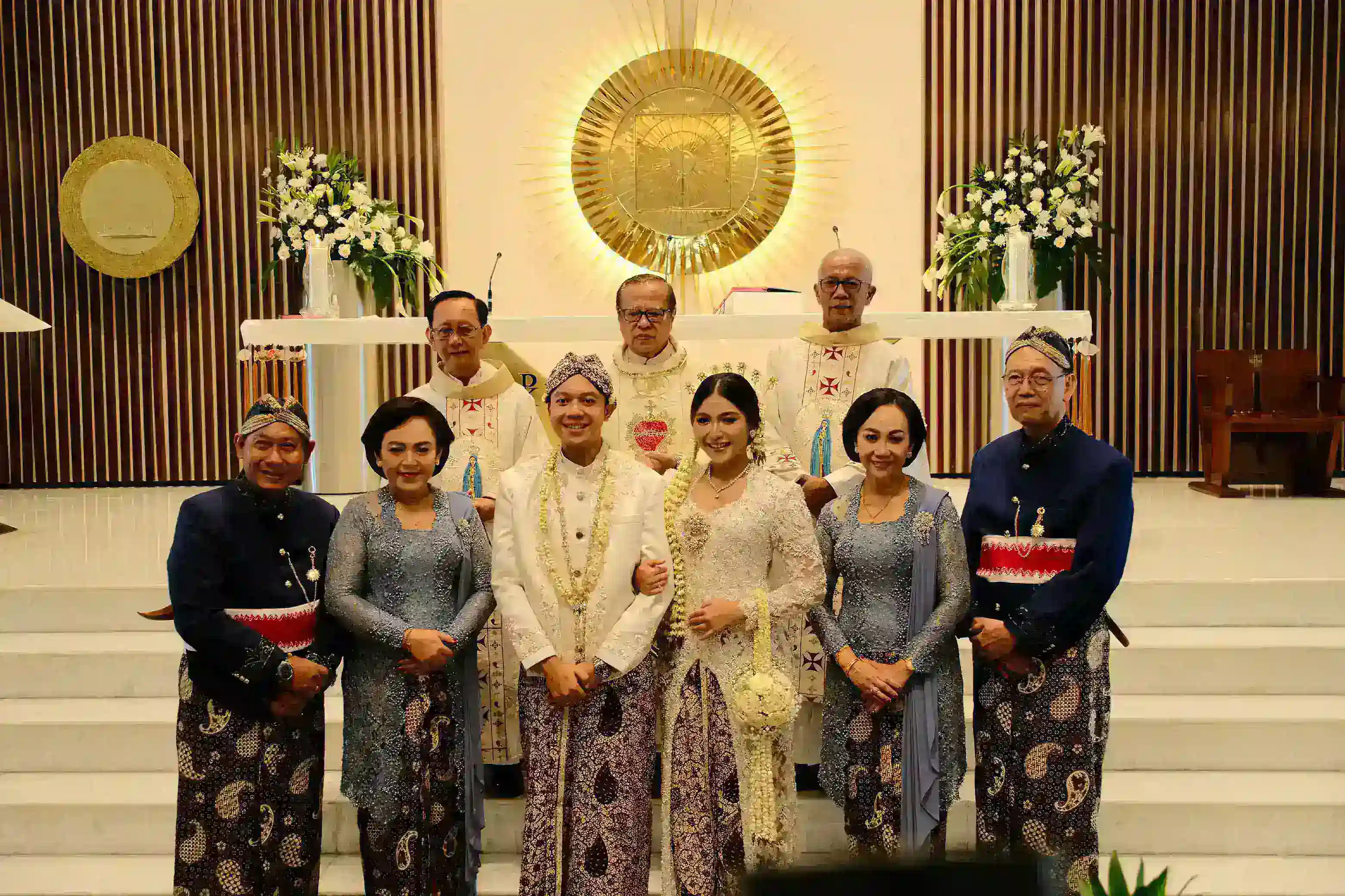 Uskup Agung Jakarta Pimpin Sakramen Perkawinan Carolus Raditya dan Klara Fidelia