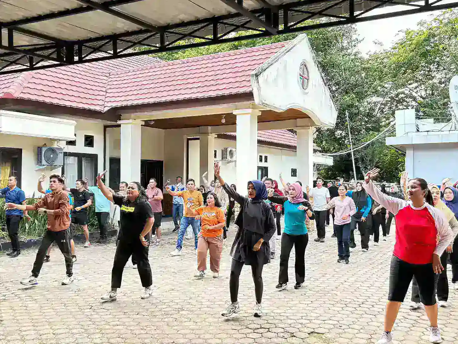 Perkuat Kekompakan dan Tingkatkan Kesehatan Karyawan, BRI Sibolga Gelar Olahraga Rutin