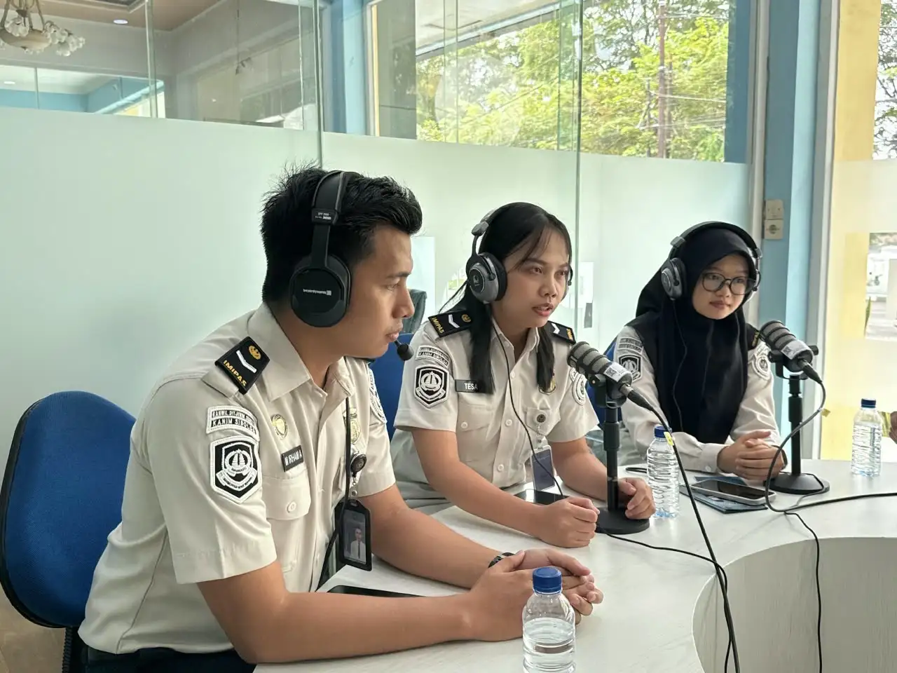 Imigrasi Sibolga Gencarkan Edukasi Keimigrasian Lewat RRI, Bahas APOA dan M-Paspor