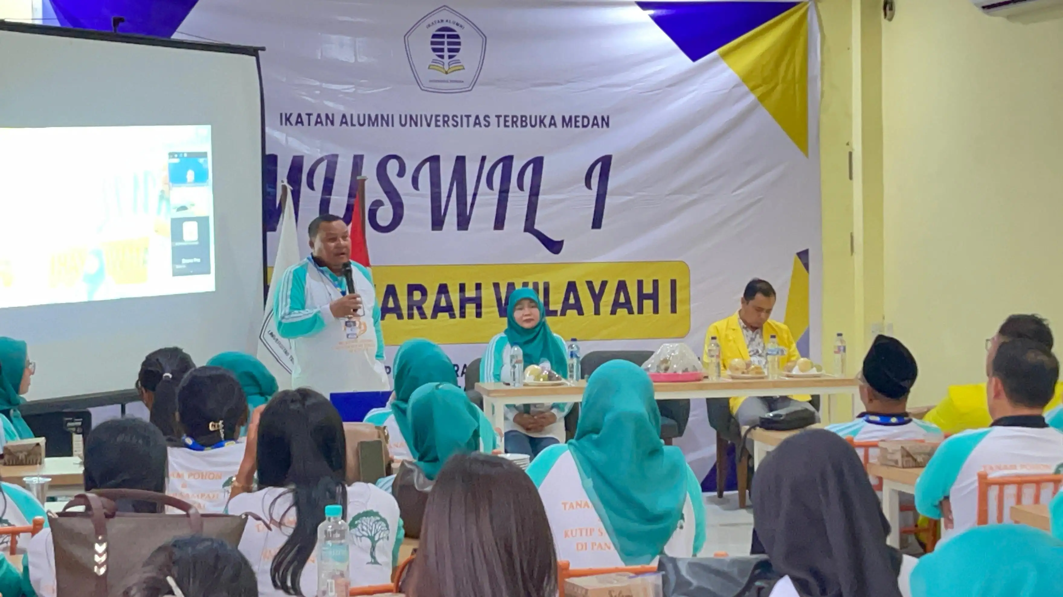 MUSWIL I IKA UT MEDAN DI TAPTENG, SYARFI HUTAURUK TEGASKAN PENTINGNYA KADERISASI DAN TAAT AD/ART