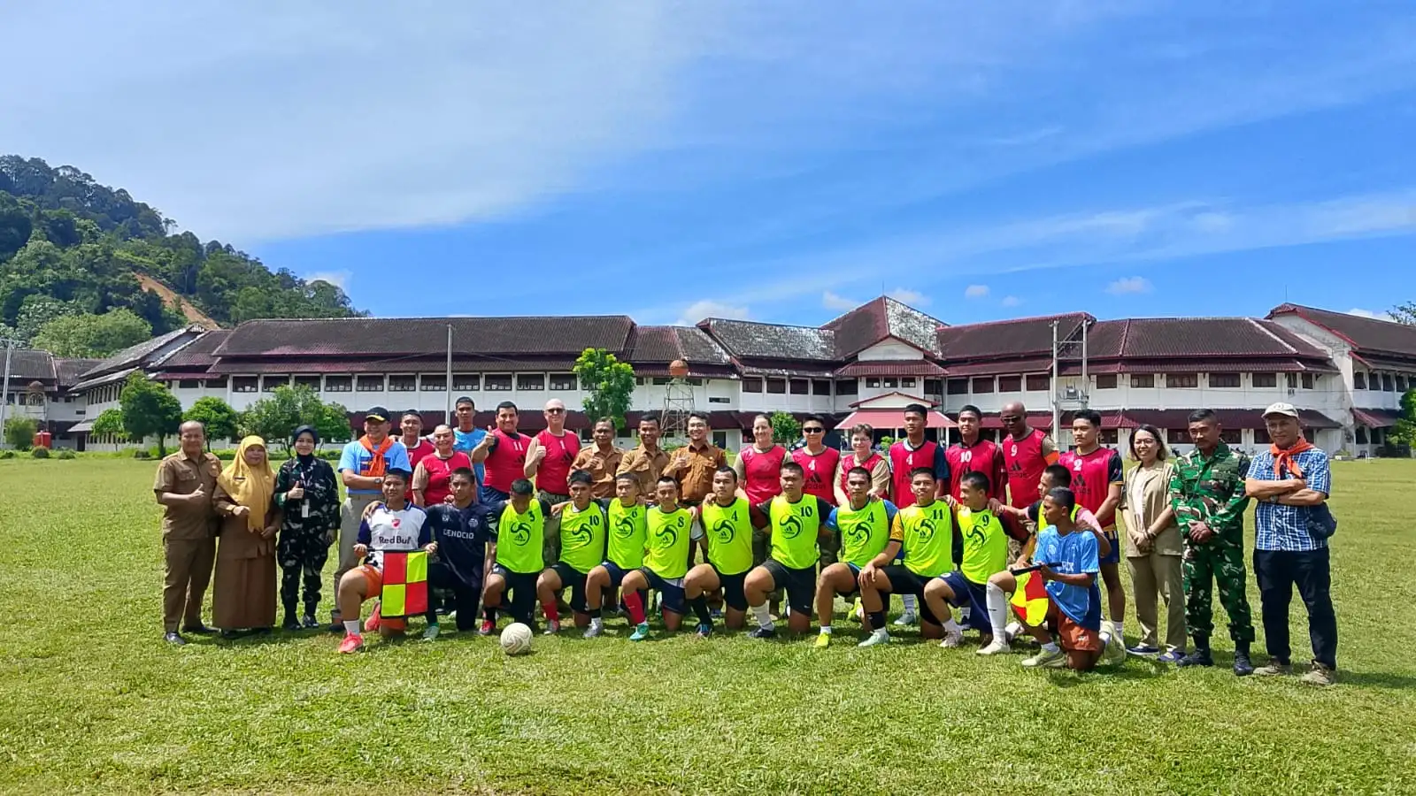 ENGLISH DAY SMA NEGERI 1 MATAULI PANDAN SEMARAKKAN LATMA PACIFIC PARTNERSHIP 2026