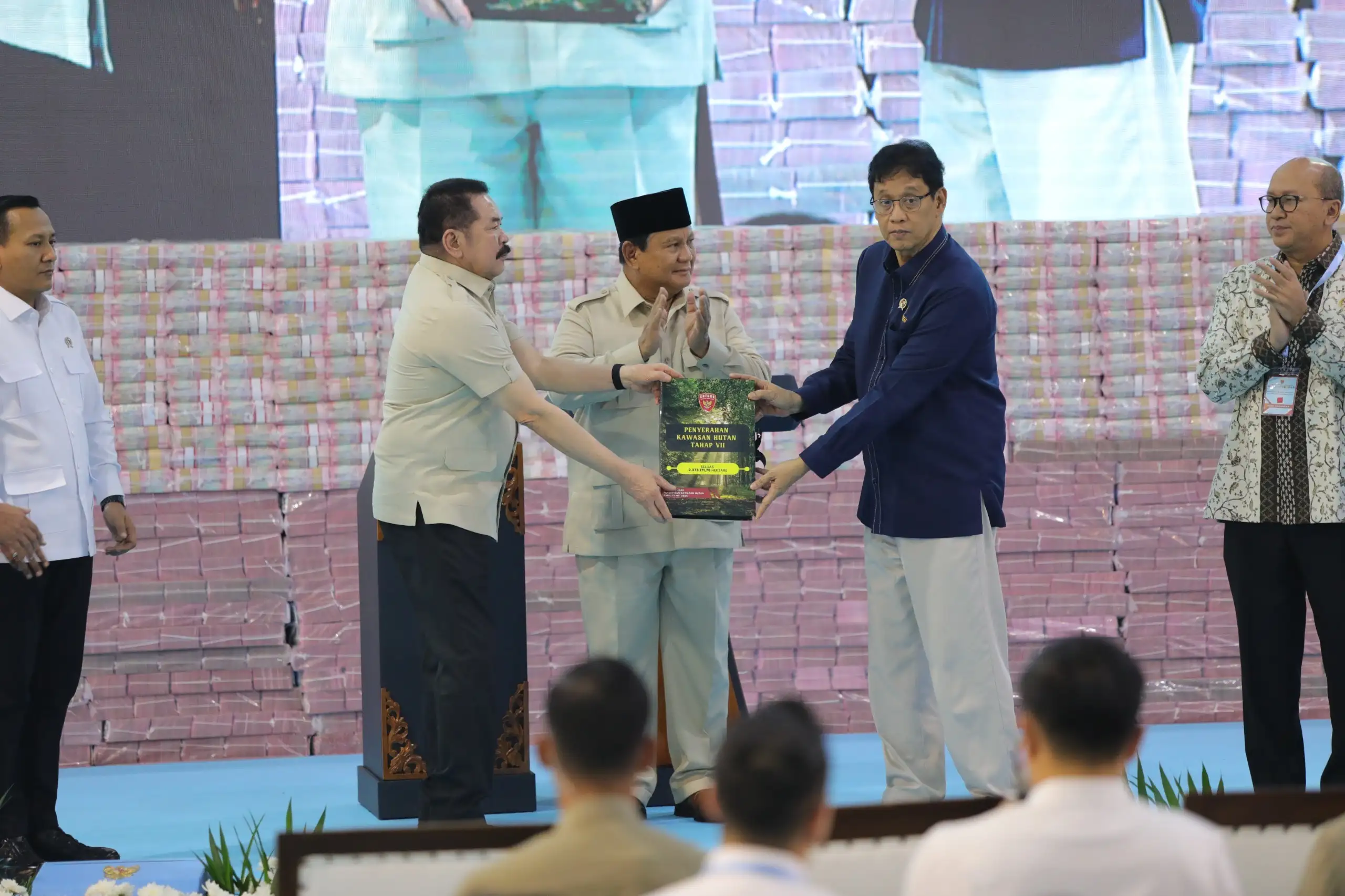 Penyerahan Uang Total Rp10,2 Triliun dan Penguasaan Kembali Kawasan Hutan Tahap VII oleh Satgas PKH