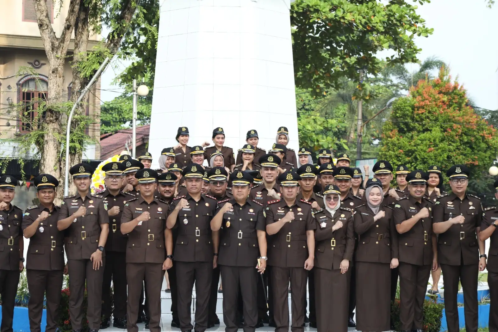 HUT Ke-81 Kejaksaan RI, Kajari Deli Serdang Pimpin Ziarah dan Tabur Bunga di TMP Lubuk Pakam