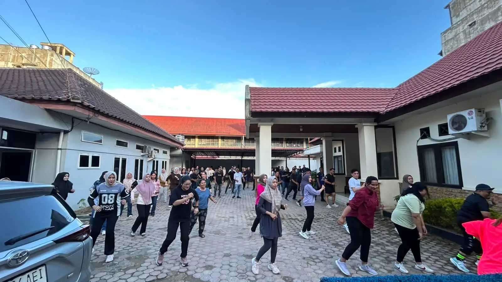 Jaga Kebugaran dan Tingkatkan Pelayanan Prima, BRI BO Sibolga Gelar Olahraga Rutin Bersama
