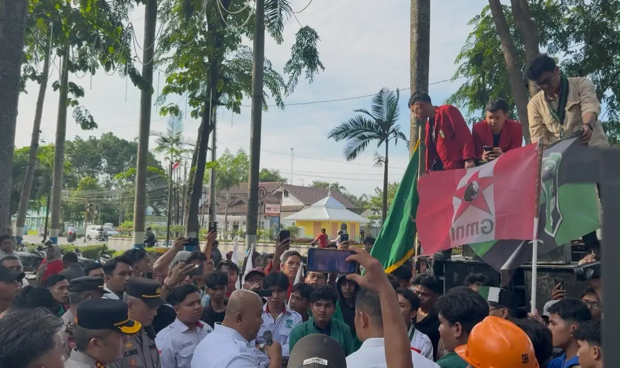 Sempat Memanas, Kadisdik Deli Serdang AF Sukri Redam Ketegangan Aksi Cipayung Plus