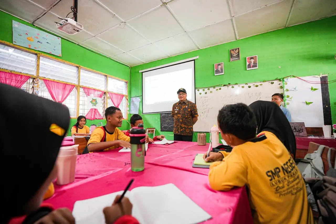 Sambangi Pengembangan Ekskul SMPN 2 Lubuk Pakam, Bupati Janjikan Dukungan Fasilitas Sekolah 