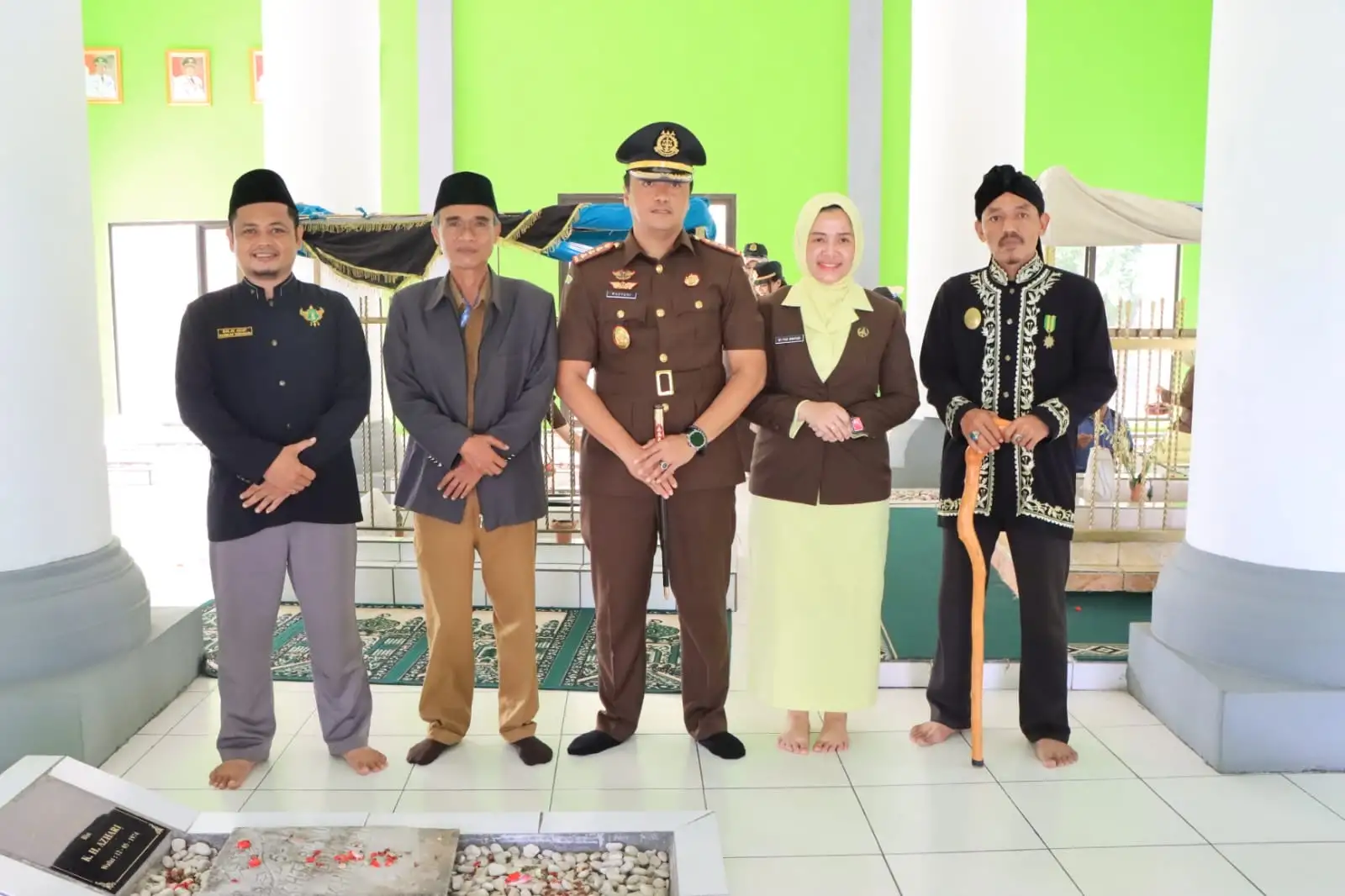 Peringati Hari Lahir Kejaksaan, Kejari Kabupaten Tangerang Ziarah ke Makam Raden Aria Wangsakara
